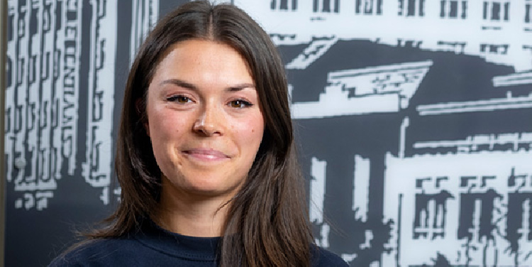 young women portrait apprenticeship