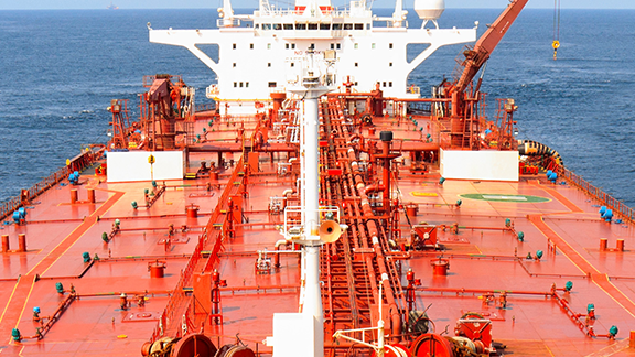 Ship fitted with valve systems